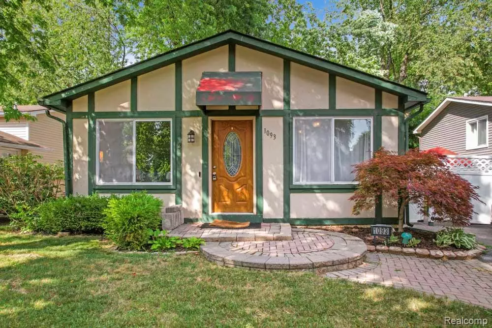 Waterford Twp, MI 48328,1093 Hendricks Way