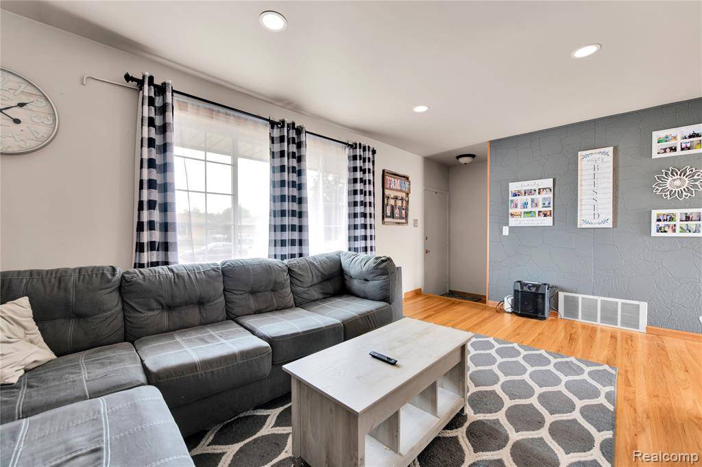 Westland, MI 48185,34019 Arrowhead Street