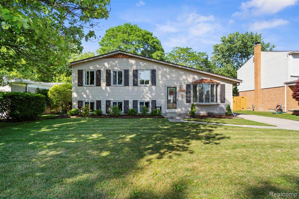 50474 Jim Drive, Chesterfield Twp, MI 48047