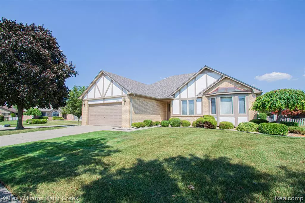Macomb Twp, MI 48044,48600 Meadowcrest Drive
