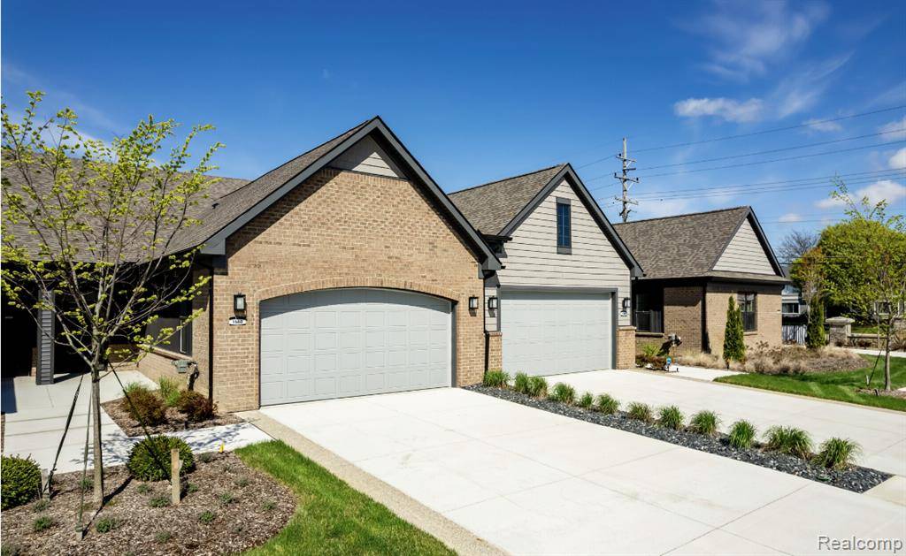 Bloomfield Hills, MI 48304,907 Heritage Drive