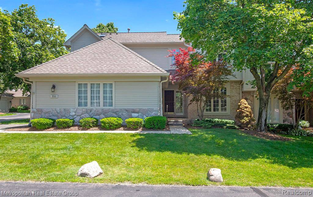 211 SAINT LAWRENCE Boulevard, Northville, MI 48168