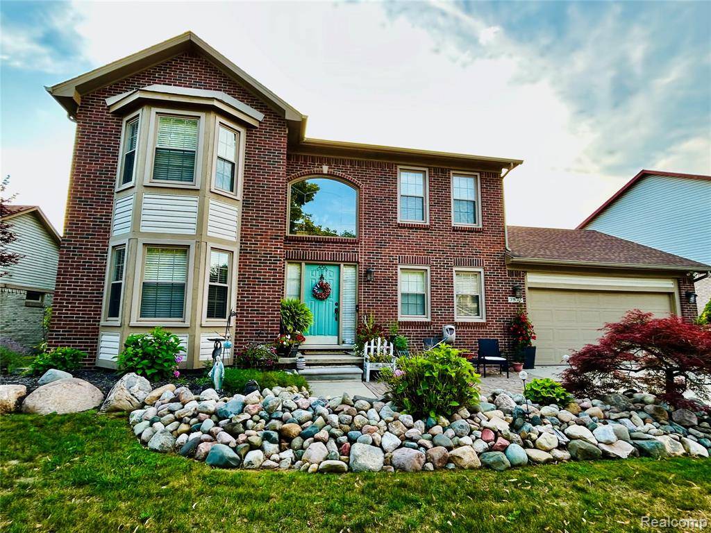 7575 Cherrywood Drive, Westland, MI 48185
