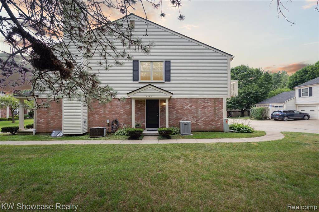 7783 Lake Ridge Drive, Waterford Twp, MI 48327