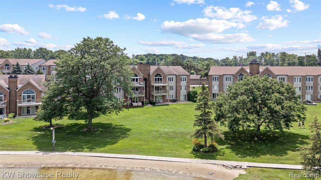 Waterford Twp, MI 48329,3410 Adams Shore Drive