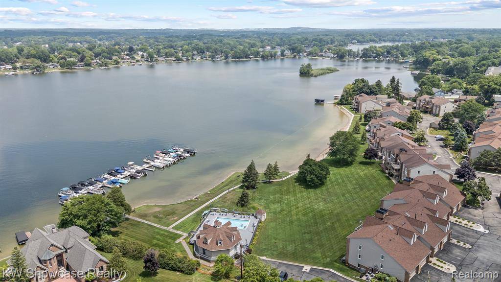 Waterford Twp, MI 48329,3410 Adams Shore Drive