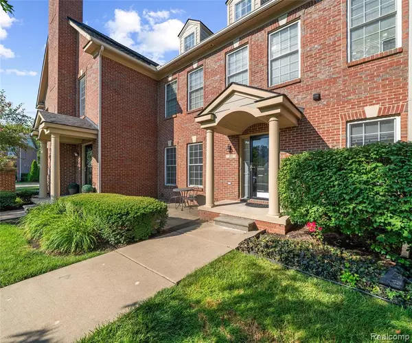 Canton Twp, MI 48188,282 N Village Way 7 38