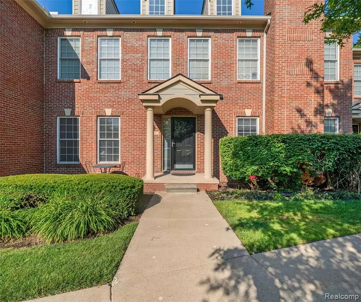 282 N Village Way 7 38, Canton Twp, MI 48188