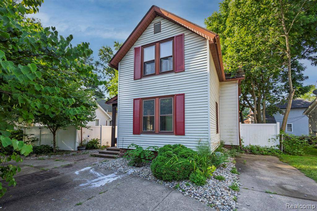 77 Hubbard Street, Mt. Clemens, MI 48043