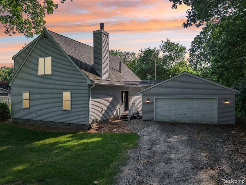 10746 Winthrop, Pinckney Vlg, MI 48169