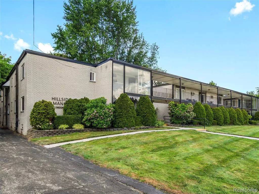 Royal Oak, MI 48073,3433 Hillside Drive 34
