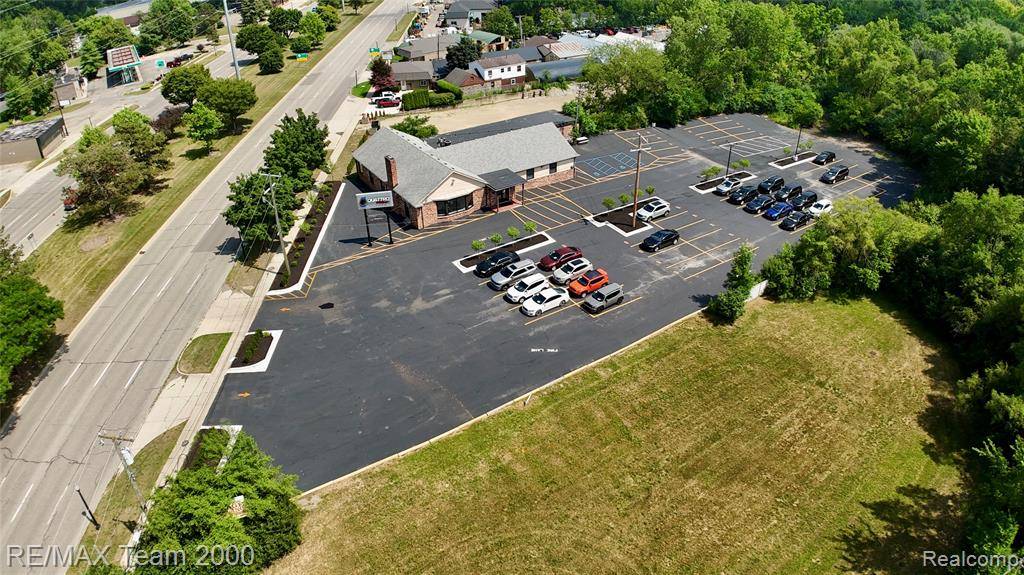 Farmington, MI 48336,28975 Grand River Avenue