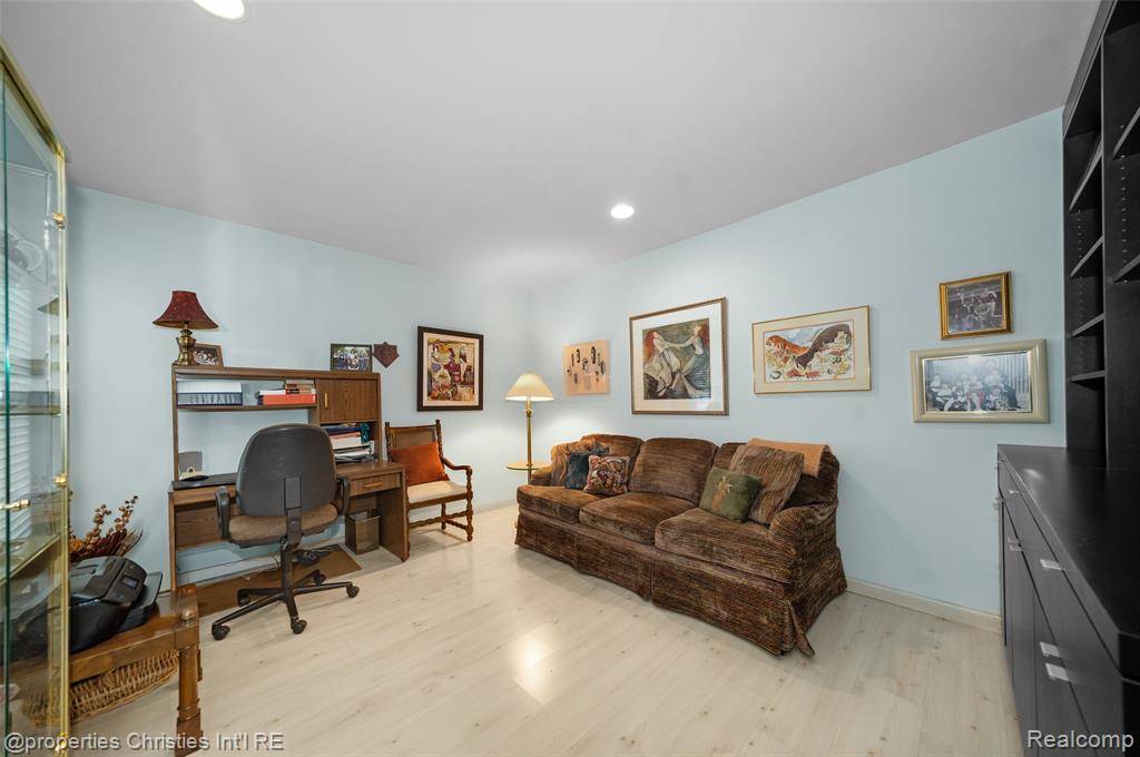West Bloomfield Twp, MI 48322,7569 Danbury Circle