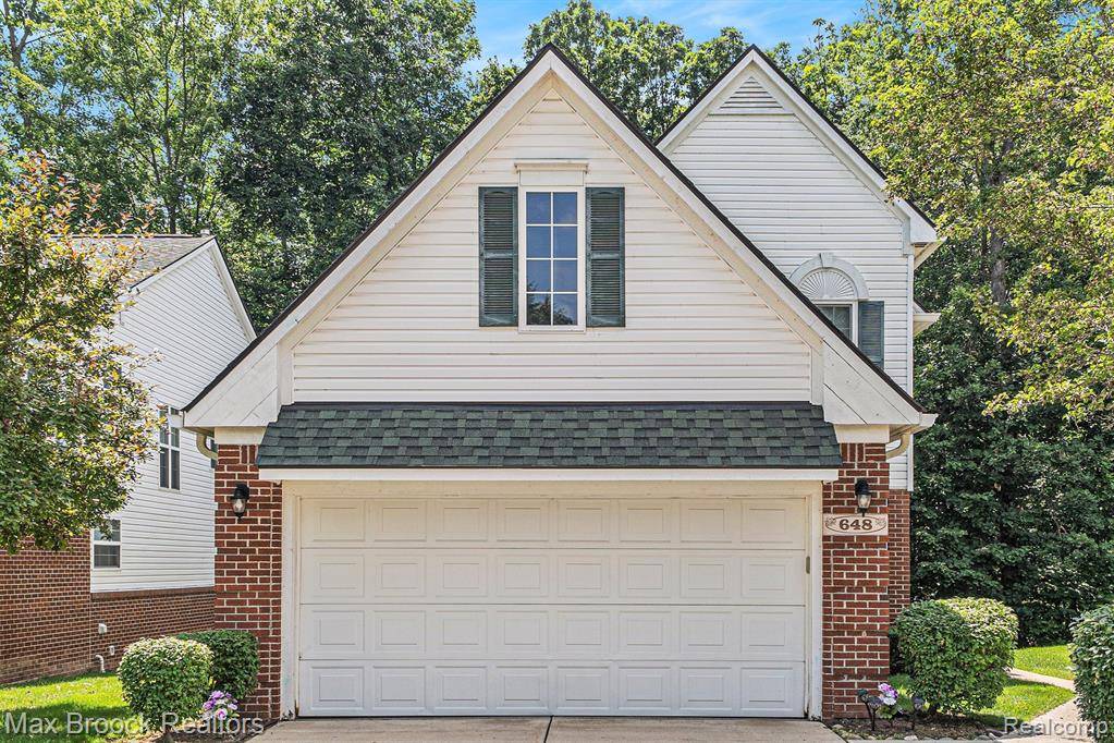 648 Shady Maple Shady Maple Drive 16, Wixom, MI 48393