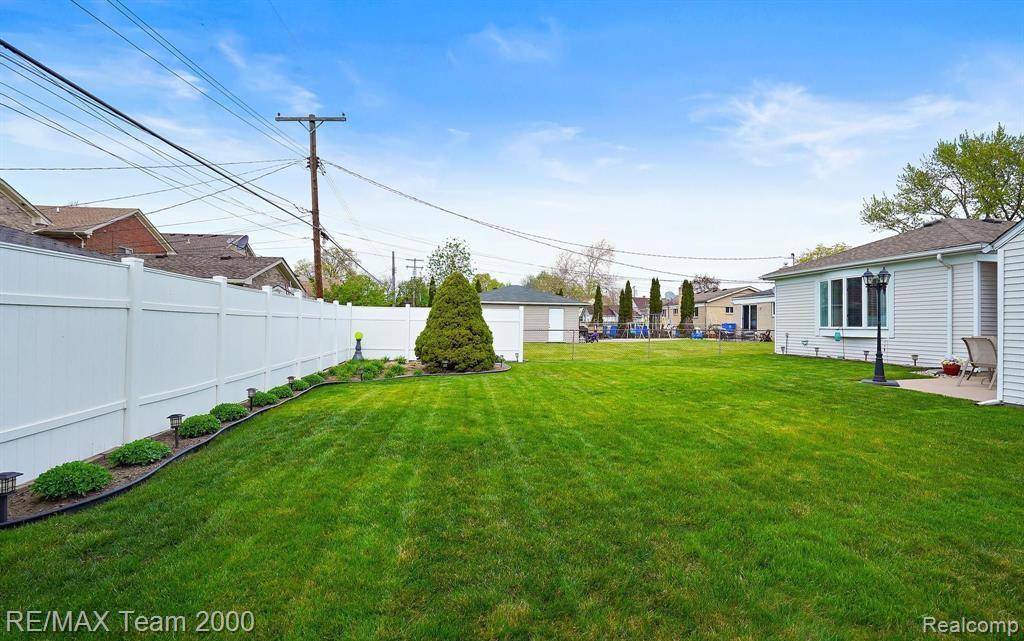 Dearborn Heights, MI 48127,6233 N EVANGELINE Street