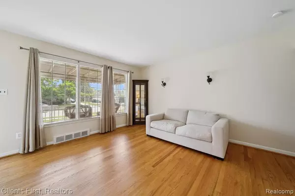Garden City, MI 48135,939 Deering Street