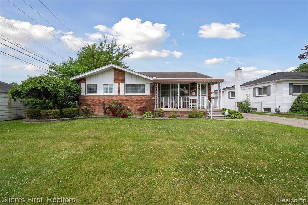 939 Deering Street, Garden City, MI 48135