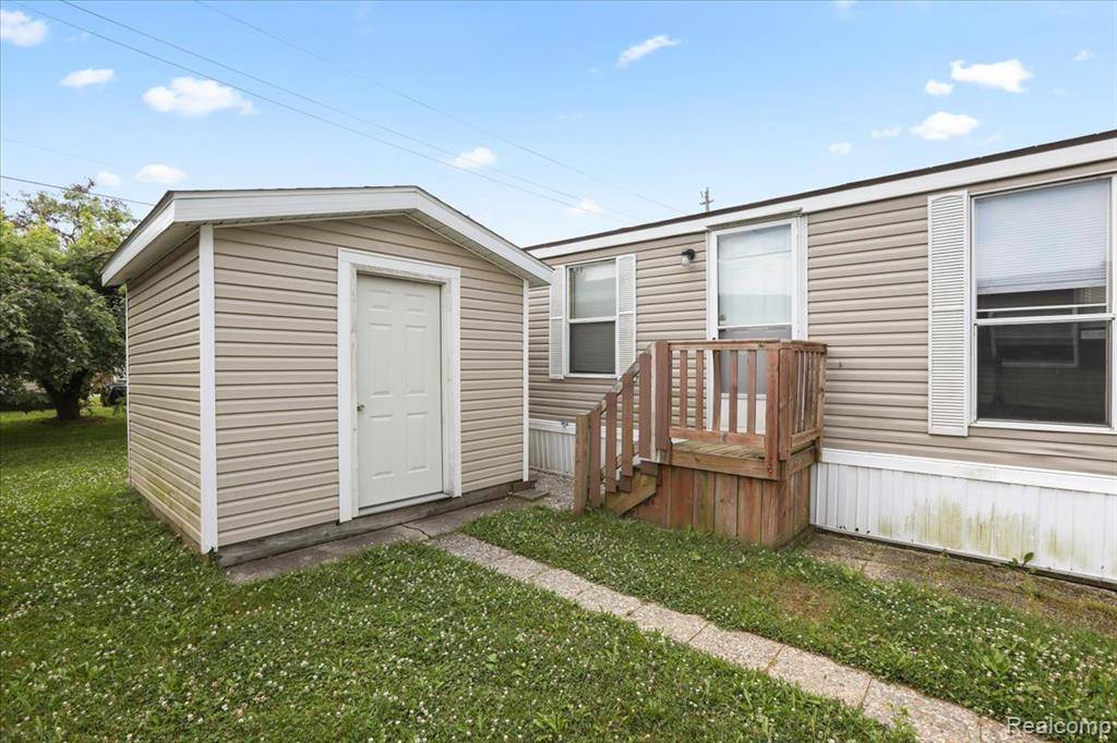 Clinton Twp, MI 48038,38086 Saint Tropez