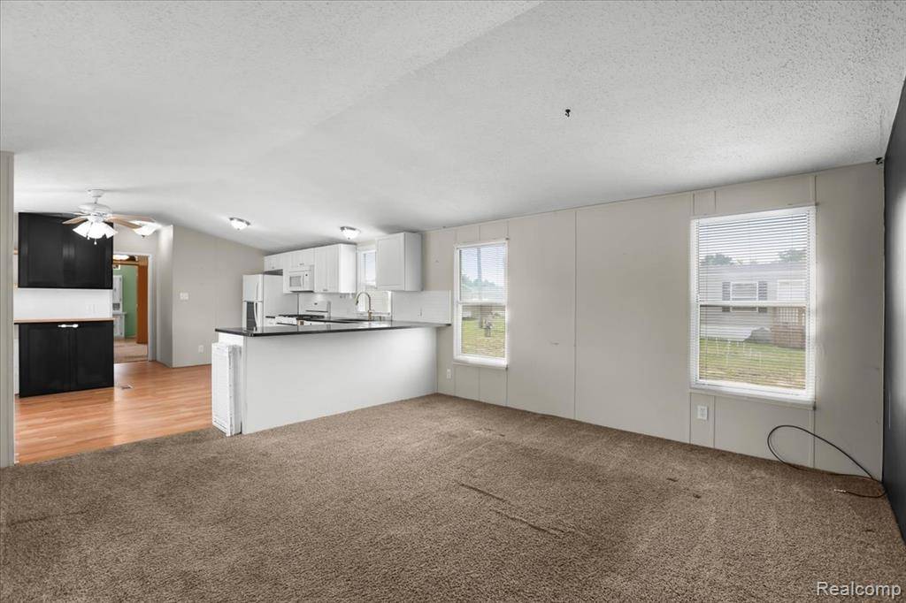 Clinton Twp, MI 48038,38086 Saint Tropez