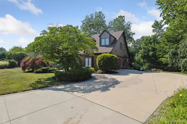 Clinton Twp, MI 48036,38906 Santa Barbara Street