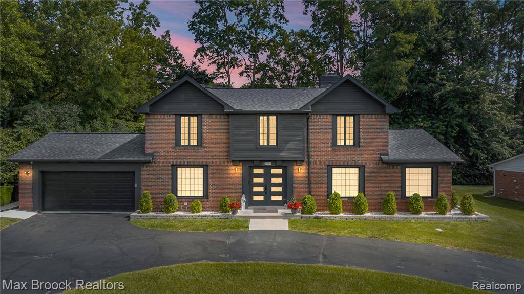 5534 Apple Ridge Trail, West Bloomfield Twp, MI 48322