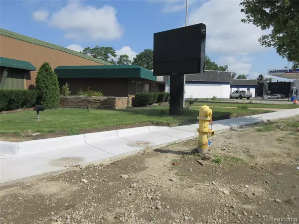 24611 GRATIOT Avenue, Eastpointe, MI 48021