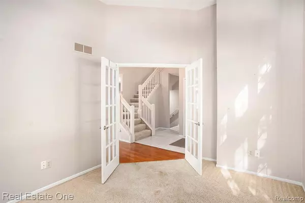 West Bloomfield Twp, MI 48323,6630 Heron Point