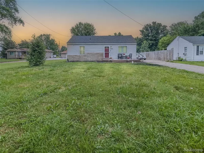1454 Stephens Avenue, Flint Twp, MI 48507