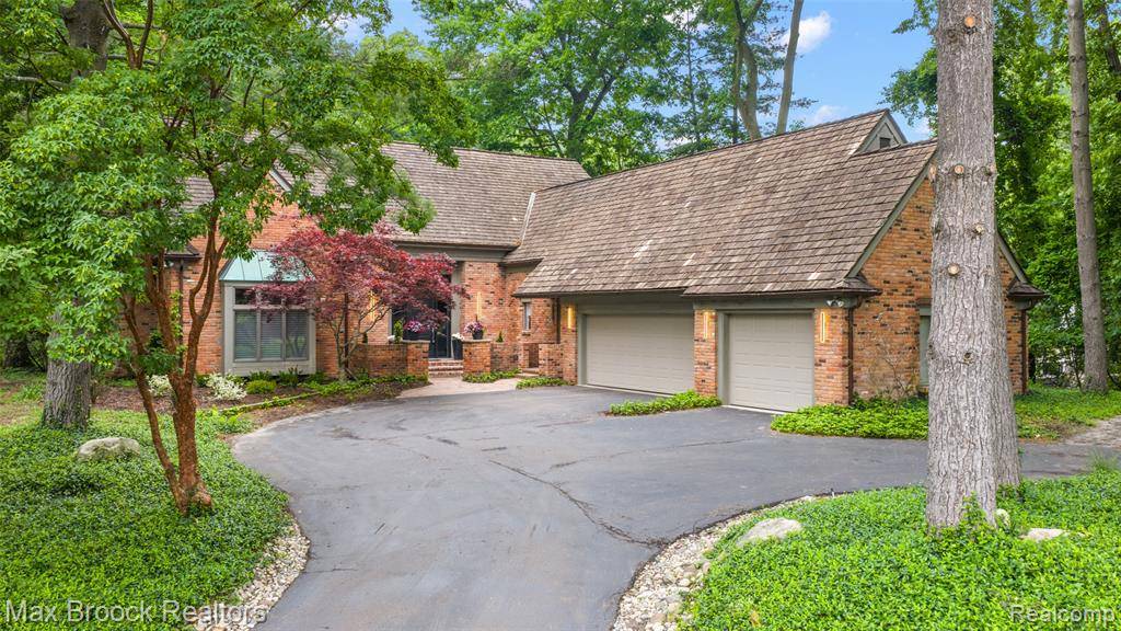 3546 Bloomfield Club Drive, Bloomfield Twp, MI 48301