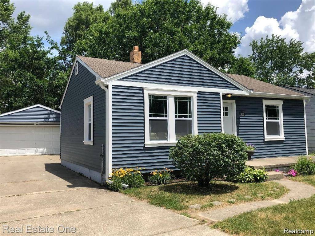 5552 Aylesbury Drive, Waterford Twp, MI 48327