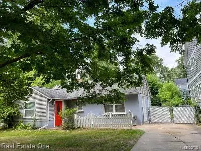 Rochester, MI 48307,313 TERRY Avenue