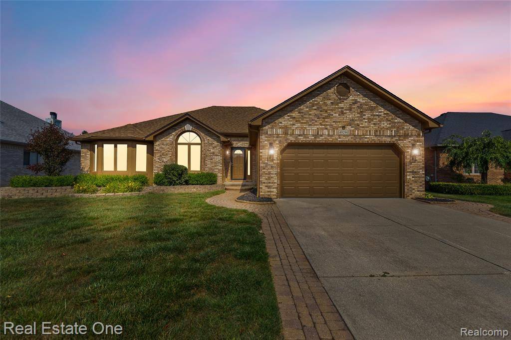 49294 Snowshoe Drive, Macomb Twp, MI 48044
