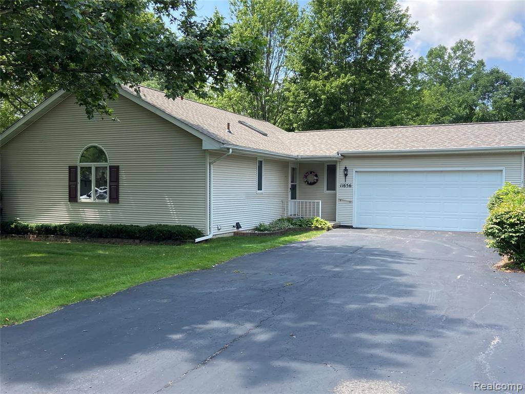11656 Hawthorne Glen Drive, Grand Blanc, MI 48439