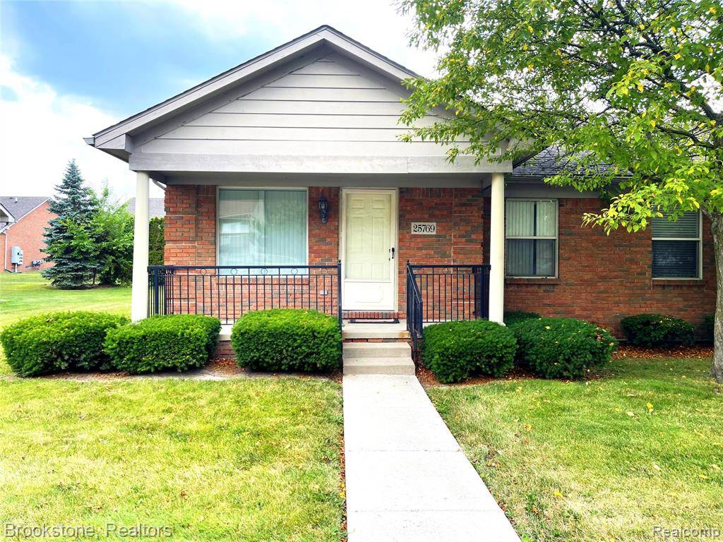 25769 Village Lane, Warren, MI 48089