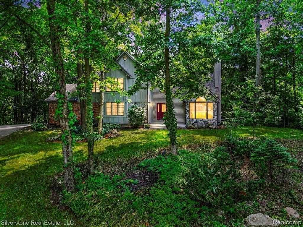 8065 Nathan Oscar Drive, White Lake Twp, MI 48386