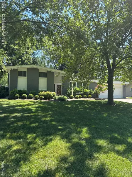 8477 CHURCH Road, Grosse Ile Twp, MI 48138