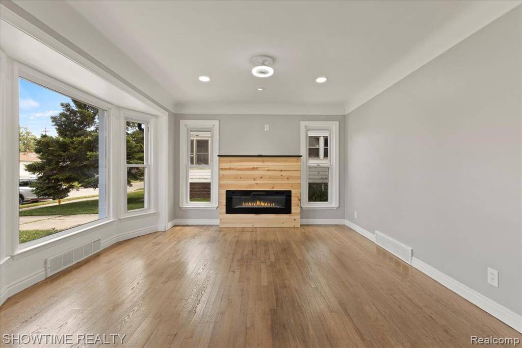 Eastpointe, MI 48021,23041 Shakespeare Avenue