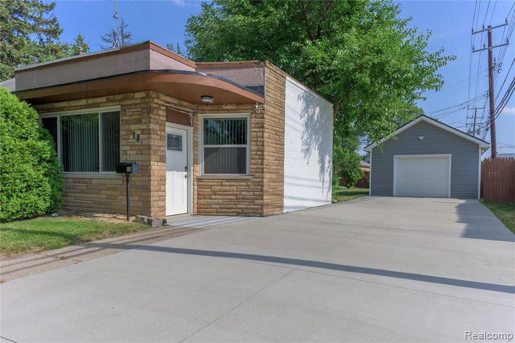 18 E 18 E Rutgers Avenue, Pontiac, MI 48340
