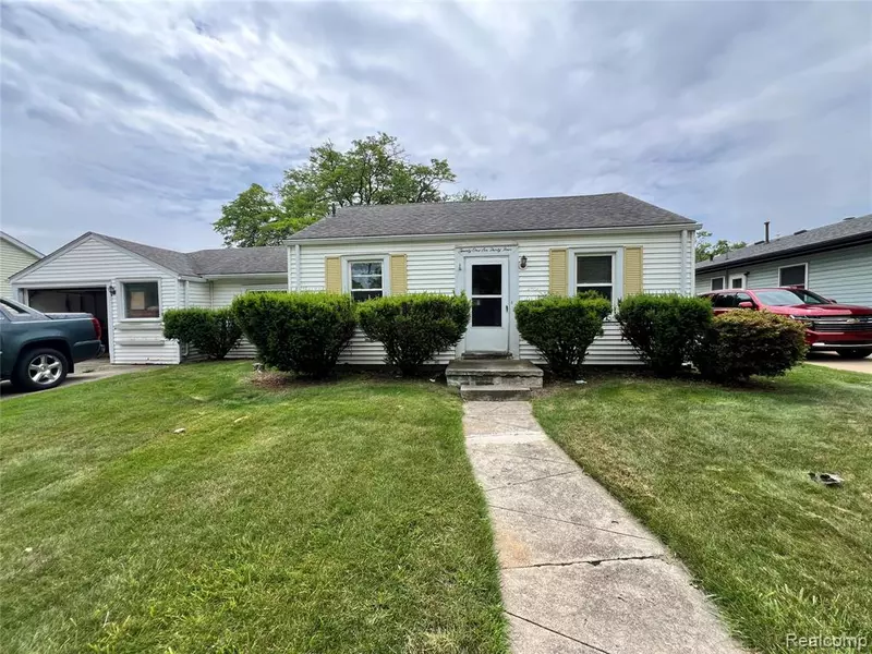 21634 Lange Street, St. Clair Shores, MI 48080