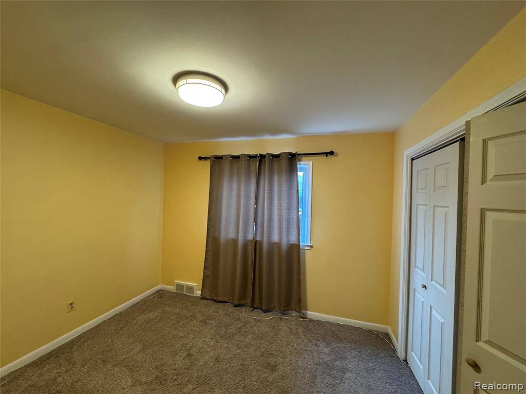 Dearborn Heights, MI 48127,8602 Dale Street