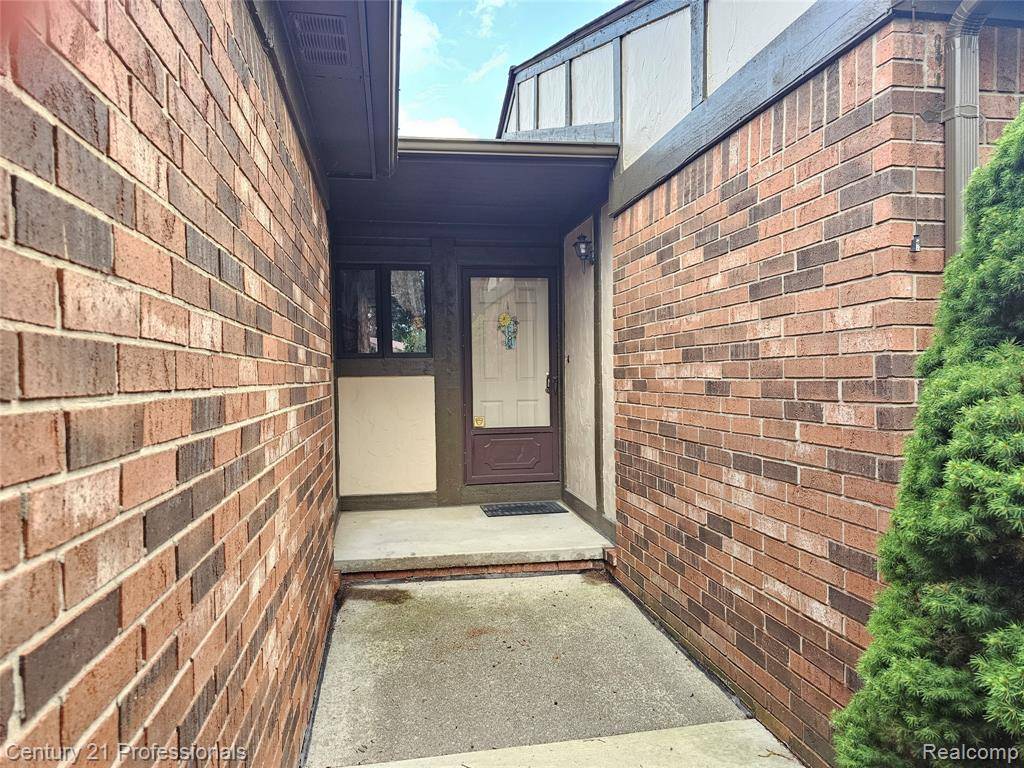 Warren, MI 48092,4866 Elm Tree Lane