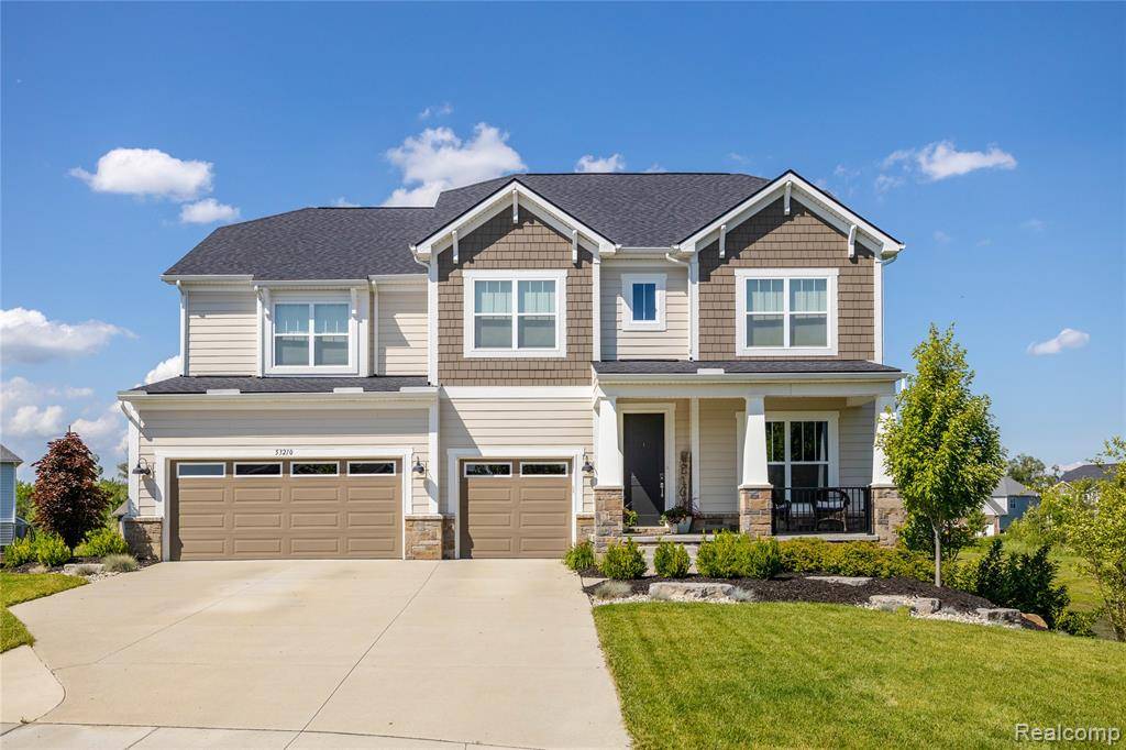 53210 Weeping Willow Court, South Lyon, MI 48178