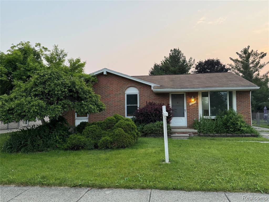 42113 CLAYTON Street, Clinton Twp, MI 48038