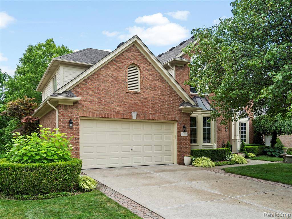 Rochester, MI 48307,1688 Chase Drive
