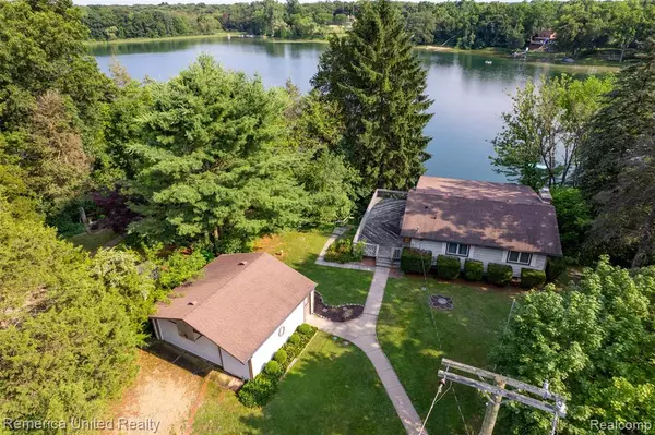 3616 Mary Ann Drive, Hamburg Twp, MI 48169