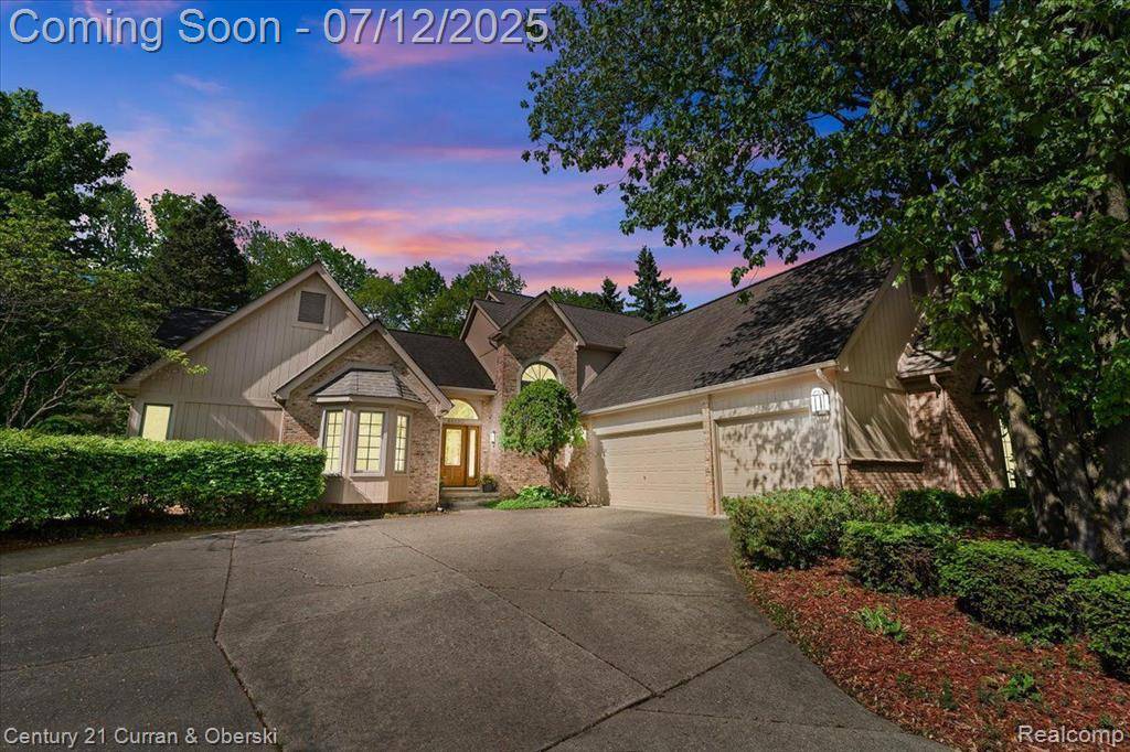46890 CIDER MILL Drive, Novi, MI 48374