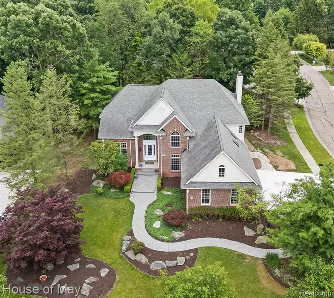 4743 S Ridge Drive, West Bloomfield Twp, MI 48323