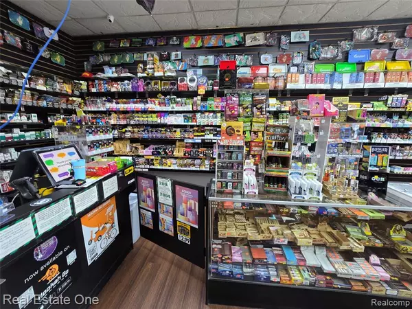 Southfield, MI 48033,24360 W 10 Mile Road