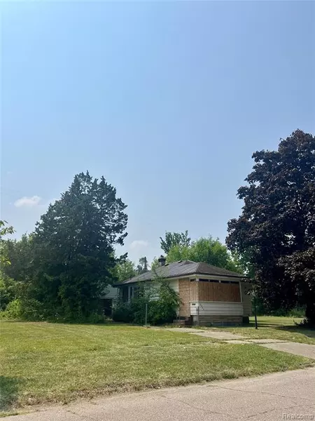 2425 Clement Street, Flint, MI 48504