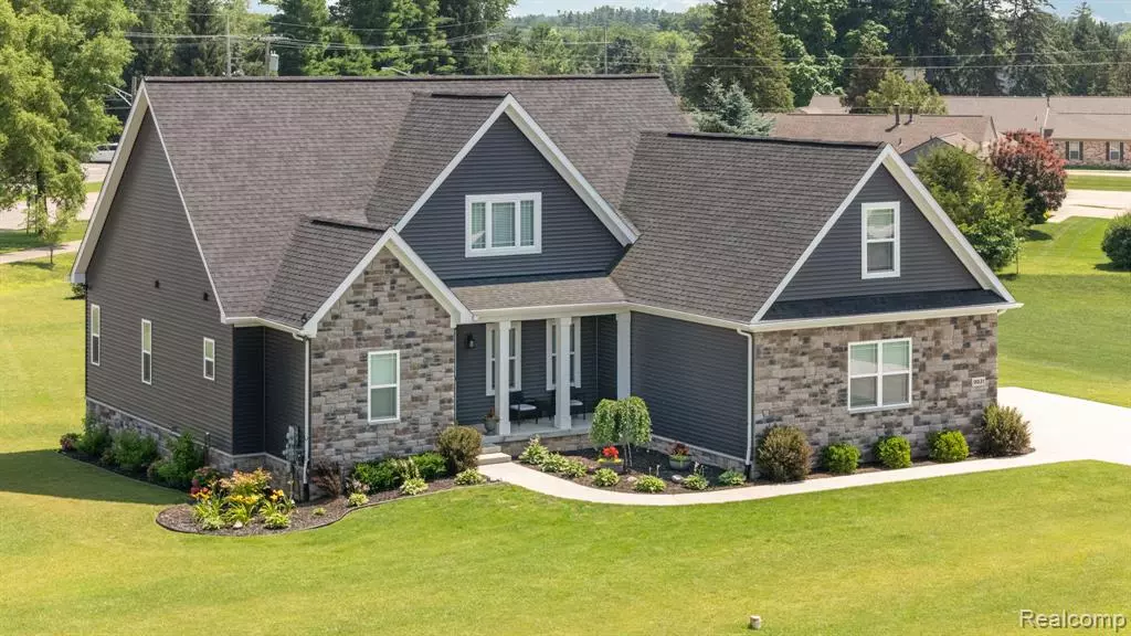 9931 LORETTA Lane, Green Oak Twp, MI 48178